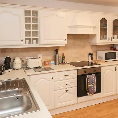 Prázdninový dům Two Bedroom Townhouse In The Heart Of