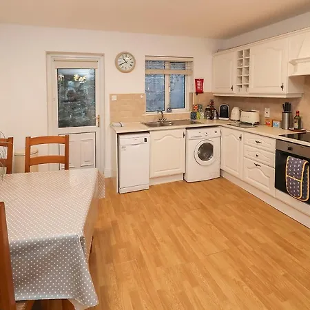 Two Bedroom Townhouse In The Heart Of Dungarvan *