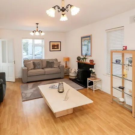 Two Bedroom Townhouse In The Heart Of Dungarvan (Waterford)