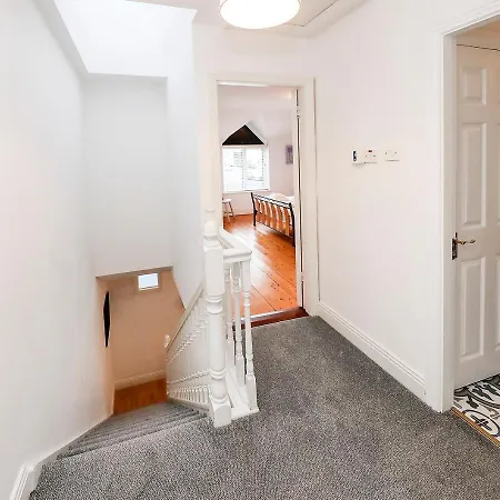 Two Bedroom Townhouse In The Heart Of Dungarvan Holiday home