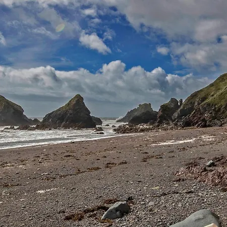 Two Bedroom Townhouse In The Heart Of