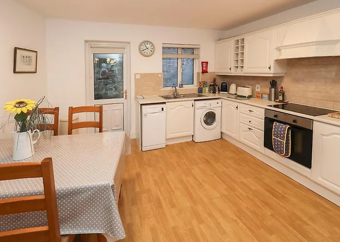 Two Bedroom Townhouse In The Heart Of *