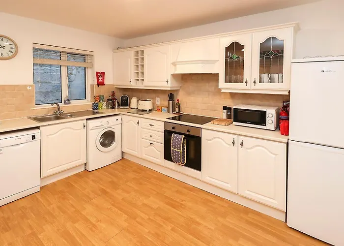 Two Bedroom Townhouse In The Heart Of