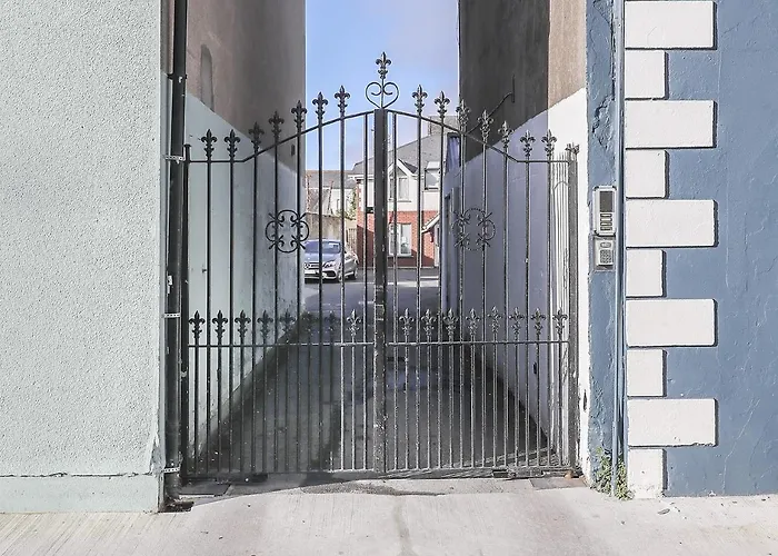 Дом отдыха Two Bedroom Townhouse In The Heart Of *