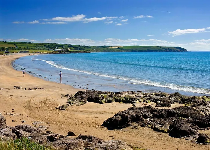 Дом отдыха Two Bedroom Townhouse In The Heart Of Дангарван