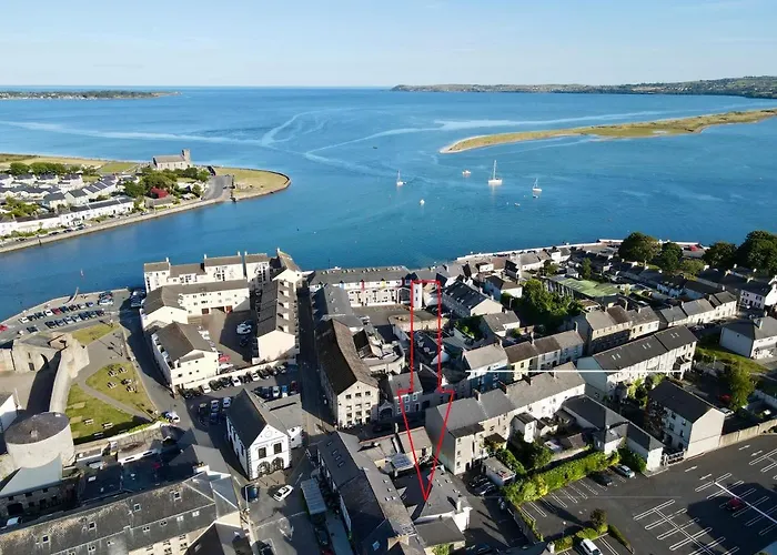 Two Bedroom Townhouse In The Heart Of * 던가반